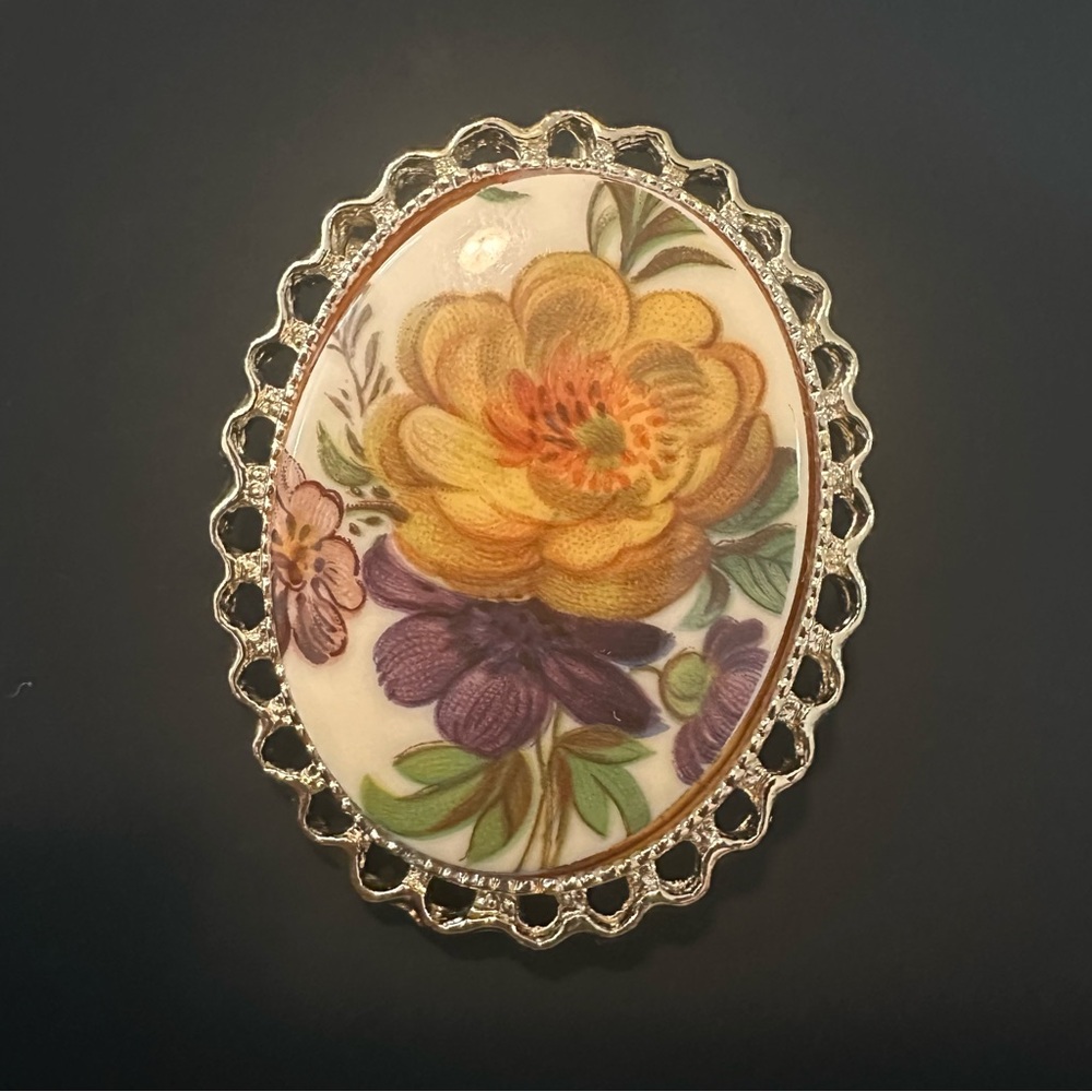 Vintage Floral Flower Brooch Pendant Pin Gold Tone